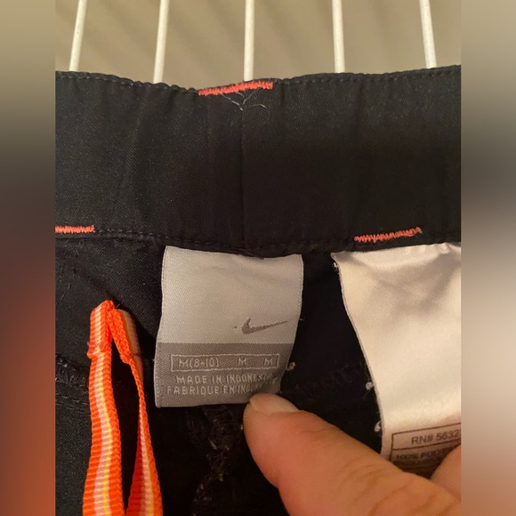 Ladies black Nike capris with roll tab legs and pink trim size M - Picture 10 of 11
